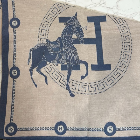 #01 Anthro Kerri Horse Poncho Scarf Blue & Pink - Picture 17 of 17